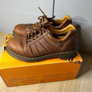 Dr Martens Saxon 6 Eye Shoe